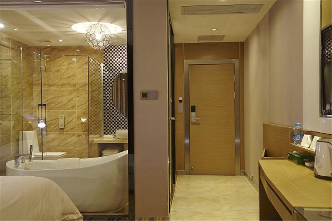 Lavande Hotel Baogang Avenue Guangbai Xinyi Branch 広州 エクステリア 写真