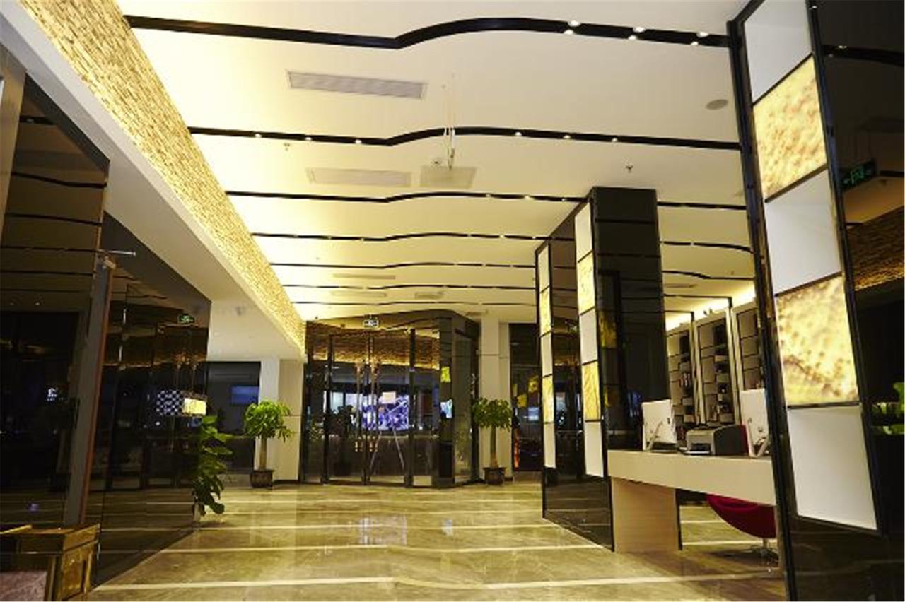 Lavande Hotel Baogang Avenue Guangbai Xinyi Branch 広州 エクステリア 写真