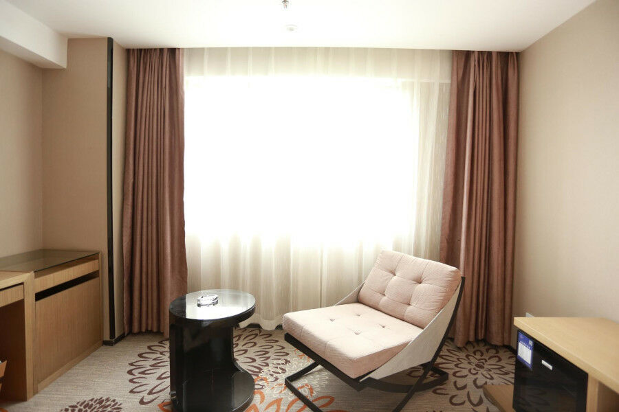 Lavande Hotel Baogang Avenue Guangbai Xinyi Branch 広州 エクステリア 写真