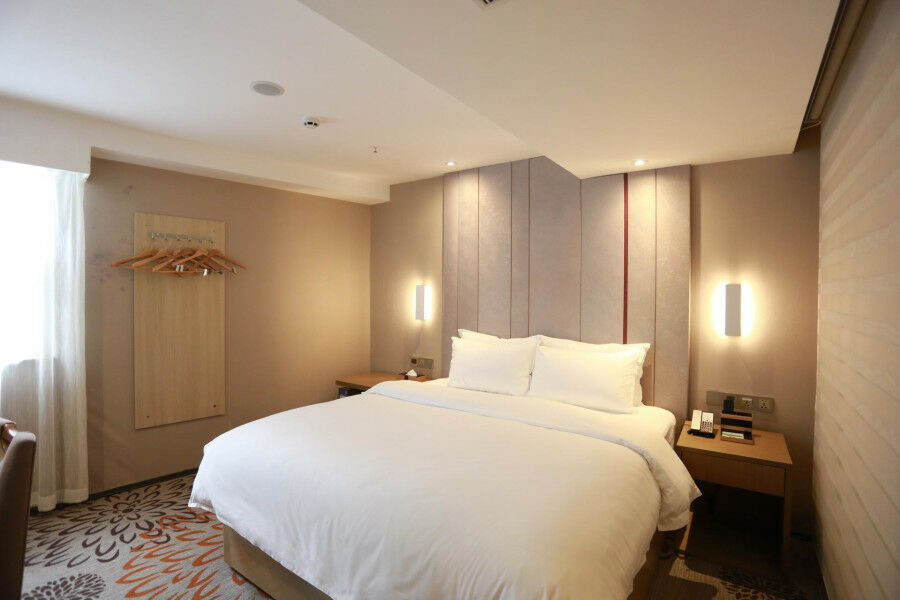 Lavande Hotel Baogang Avenue Guangbai Xinyi Branch 広州 エクステリア 写真