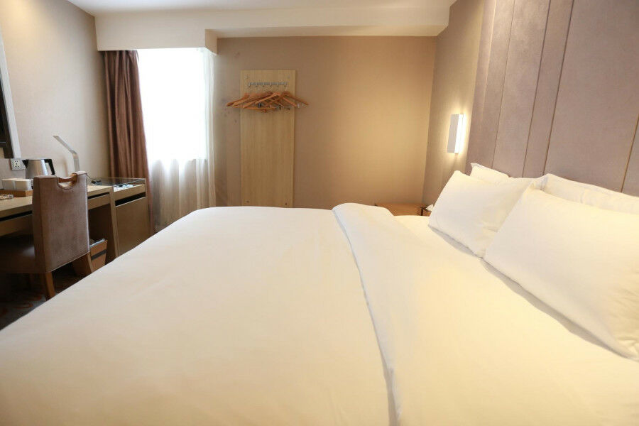 Lavande Hotel Baogang Avenue Guangbai Xinyi Branch 広州 エクステリア 写真